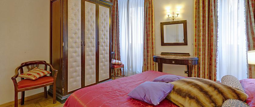 L`Hotel Cinquantatre - Bedroom Facilities L`Hotel Cinquantatre - Bedroom Facilities